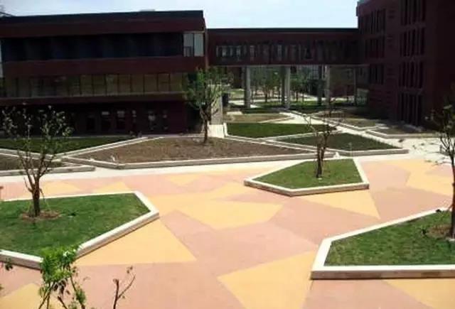 水性涂料助劑分享荷葉疏水劑，攜手透水混凝土，共建完美地面疏水系統(tǒng)